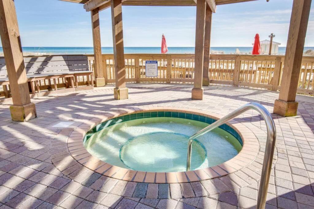 Pelican Beach Resort-Walkout Unit-On The Beach Destin Exterior photo